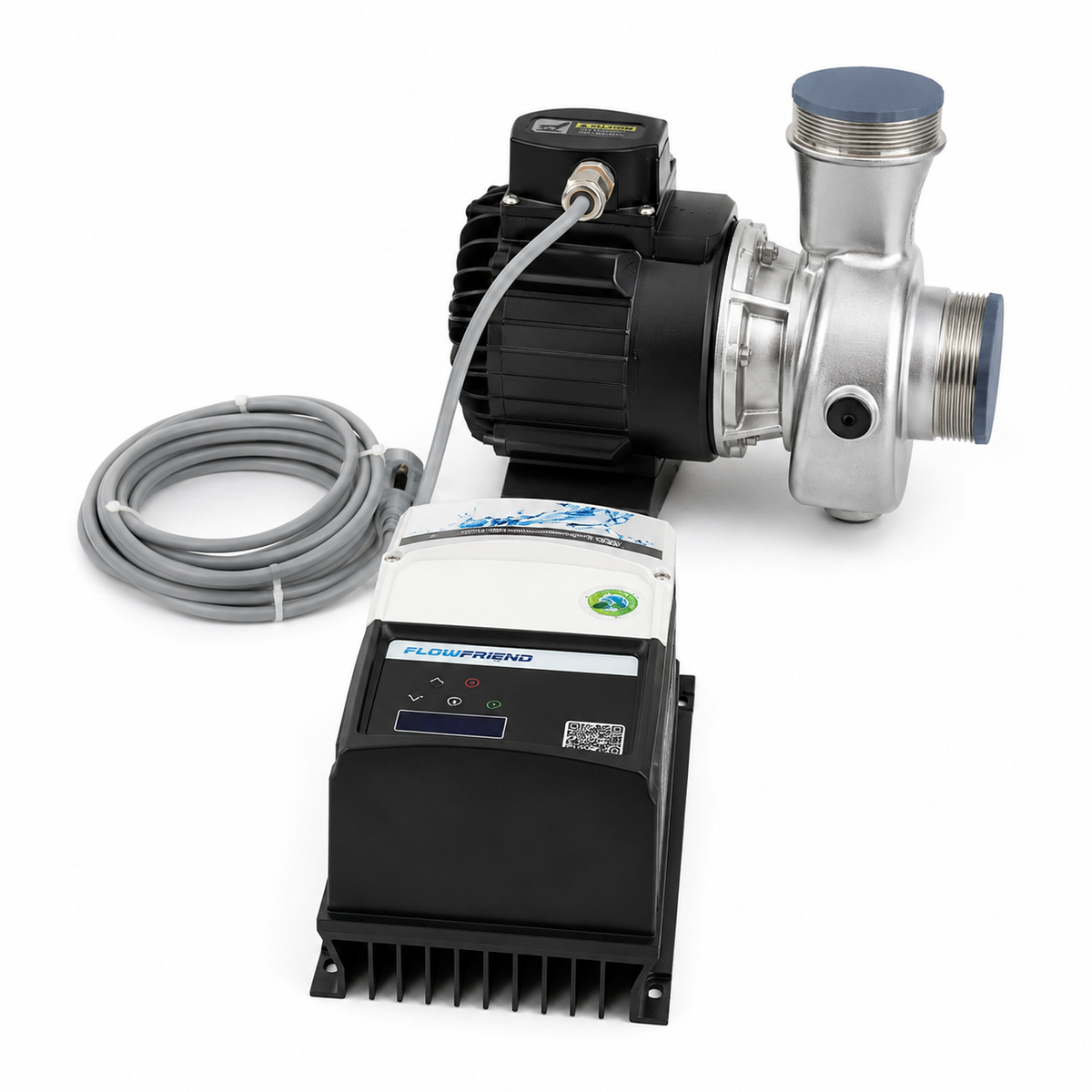 FlowFriend Pumpe Frequenzumrichter Edelstahl Volutengehäuse Elektromotor Steuergerät Anschlusskabel Pumpentechnik Wassertechnik Teichbau Aquakultur Industrie Energieeffizienz IE6 Produktfoto weißer Hintergrund