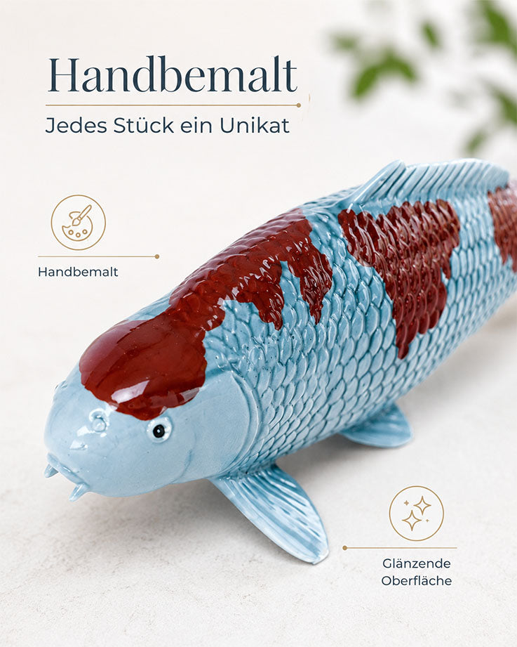 Handbemalte Ochiba Koi-Fischfigur in Braun und Silber mit glänzender Oberfläche, sichtbarer Schuppenstruktur und individueller Farbgebung