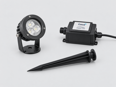 OASE LunAqua Power LED Set 1 mit 5,8 W, 24 V und IP68. Leistungsstarker LED-Scheinwerfer für Teich, Fontäne und Garten, erweiterbar auf 4 Leuchten.