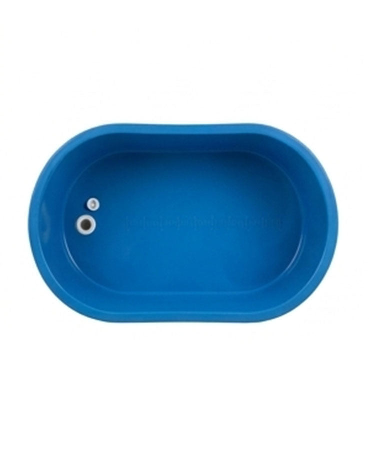Ovale blaue Kunststoffwanne für Koi Transport und Hälterung von oben gesehen