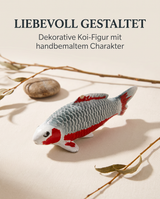 andbemalte Asagi Koi-Figur mit grau-blauer Schuppenstruktur und roten Akzenten als liebevoll gestaltete Dekoration besondere Deko Japan Deko Fischfigur
