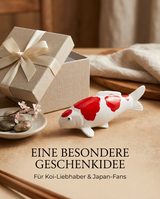 Doitsu Maruten Kohaku Koi-Figur in Rot-Weiß als besondere Geschenkidee für Koi-Liebhaber und Japan-Fans – handbemalte Fischfigur und dekorativer Blickfang für Zuhause, Wohnbereich oder Eingangsbereich