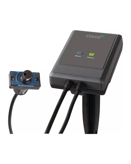 OASE Garden Controller Cloud mit 2 m OASE-Control-Kabel und Anschluss mit blauer Dichtung