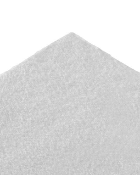 Ecke des weißen OASE Teich-Schutzvlieses 200 g/m², Nahansicht des Materials