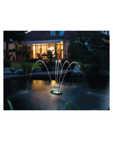 OASE Water Starlet im Gartenteich am Abend mit bogenförmigen Fontänen