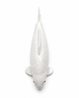 Handbemalte Platinum Koi-Figur in Weiß – elegante Fischfigur als Japan-Deko für Teichbereich, Garten, Terrasse oder Wohnbereich